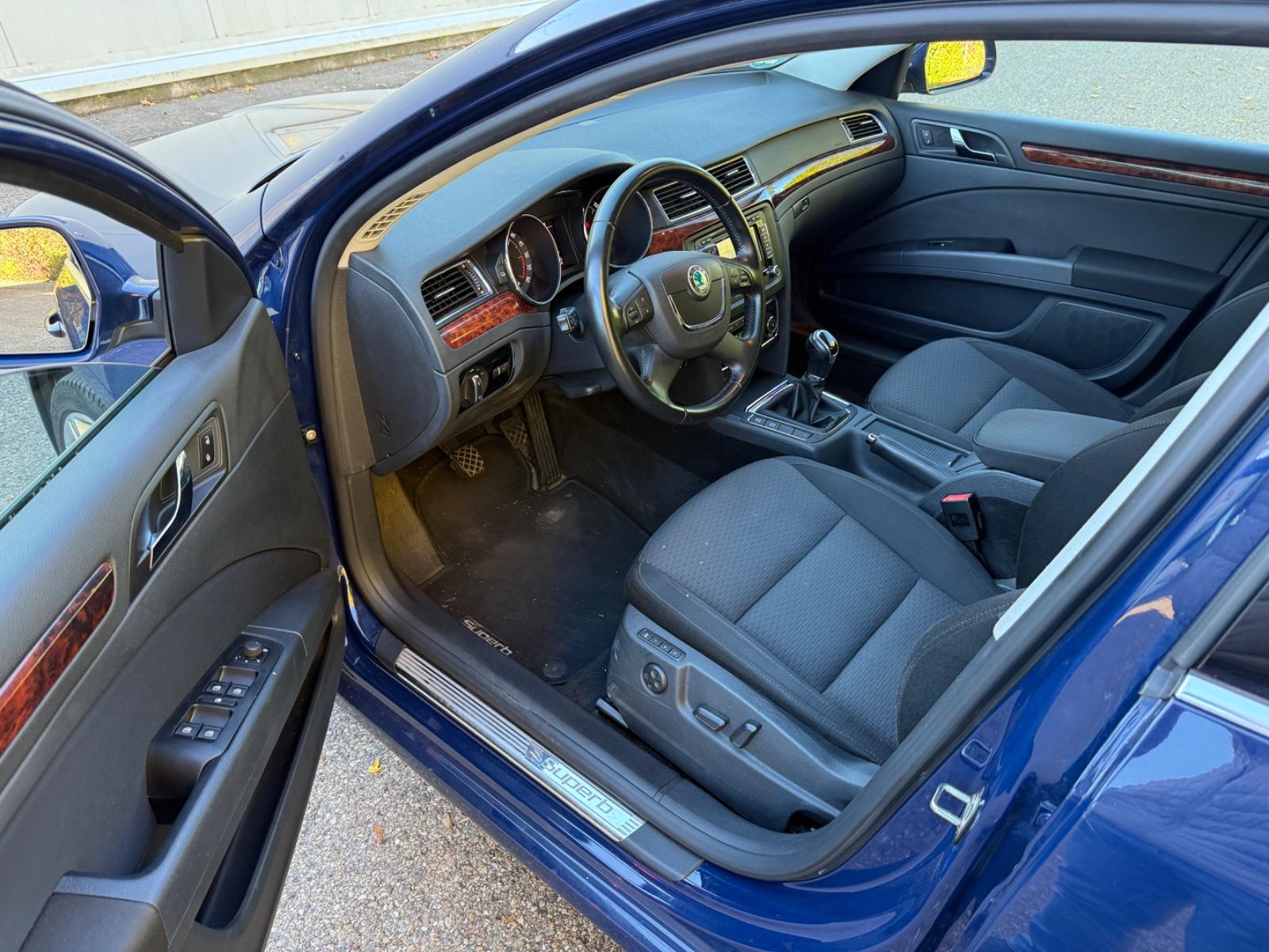 Skoda Superb 2012 — photo 19