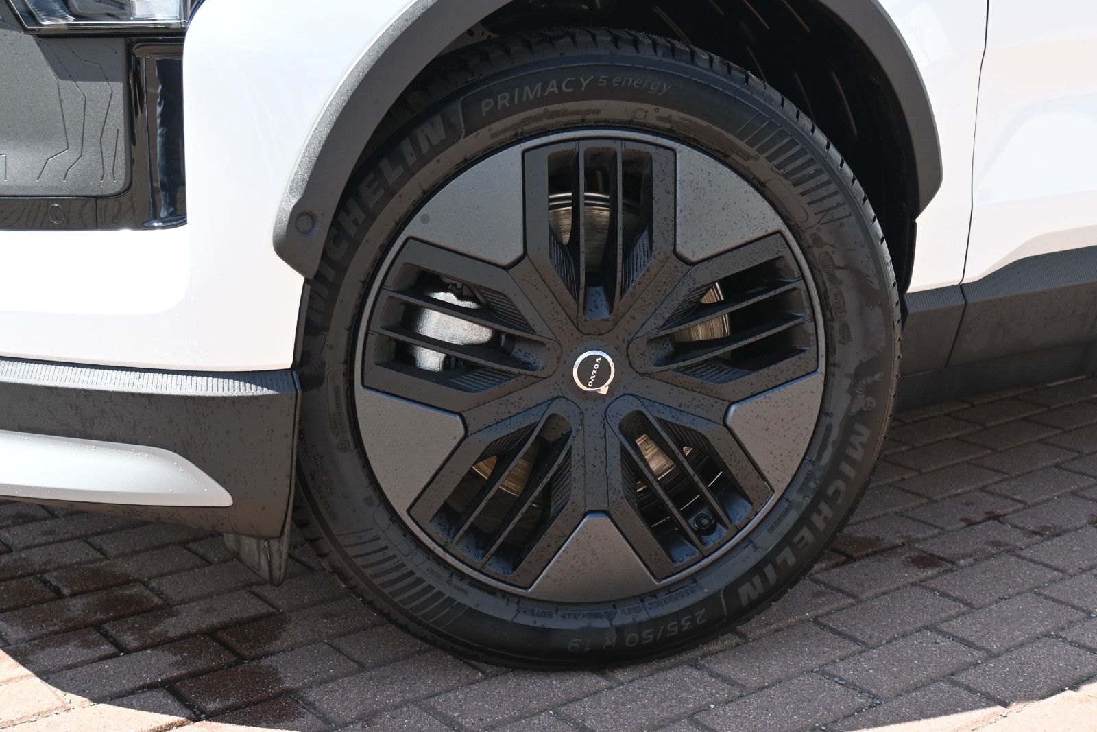 Fahrzeugabbildung Volvo EX30 CC Twin Motor Performance AWD Ultra*ACC