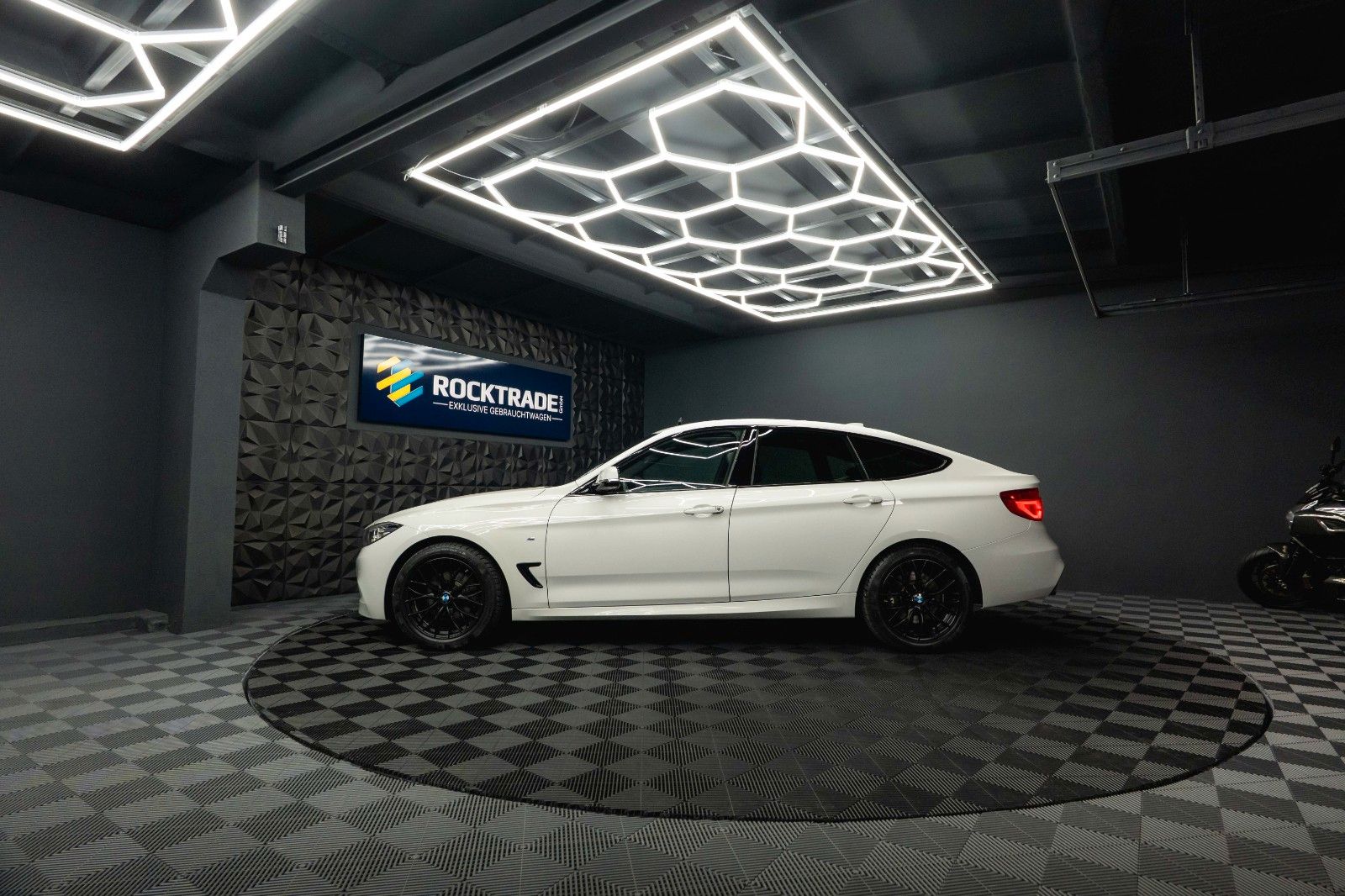 Fahrzeugabbildung BMW 330d Gran Turismo xDrive M Sport *ACC*Pano*LED*