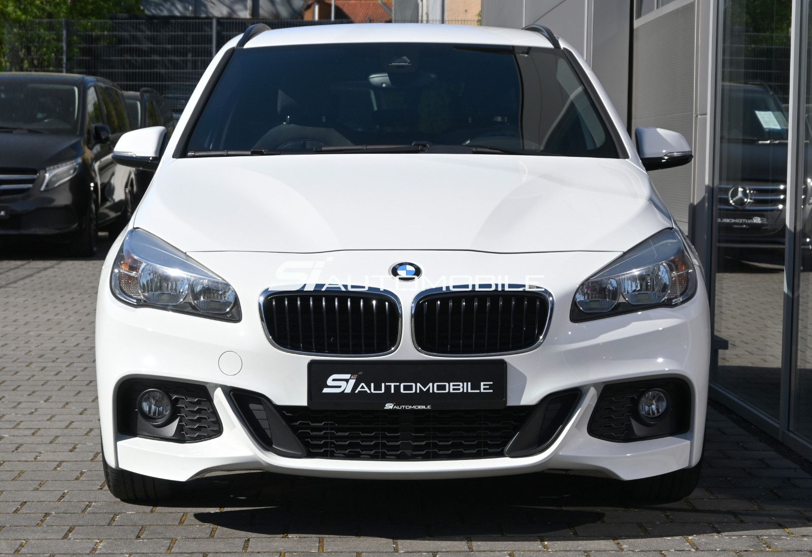 Fahrzeugabbildung BMW 218i Active Tourer M Sport °AHK°PDC°SITZHEIZ°