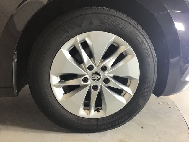 Fahrzeugabbildung Skoda Octavia Ambition 1.5 TSI Combi Navi/Tempo/SHZ