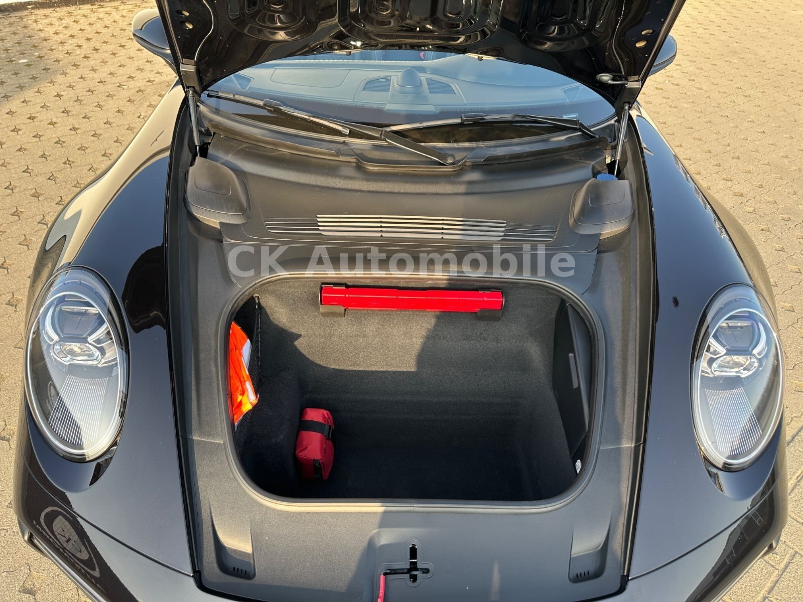 Fahrzeugabbildung Porsche 911 Turbo S Cabriolet Sport-Chrono/360°/ACC/LED