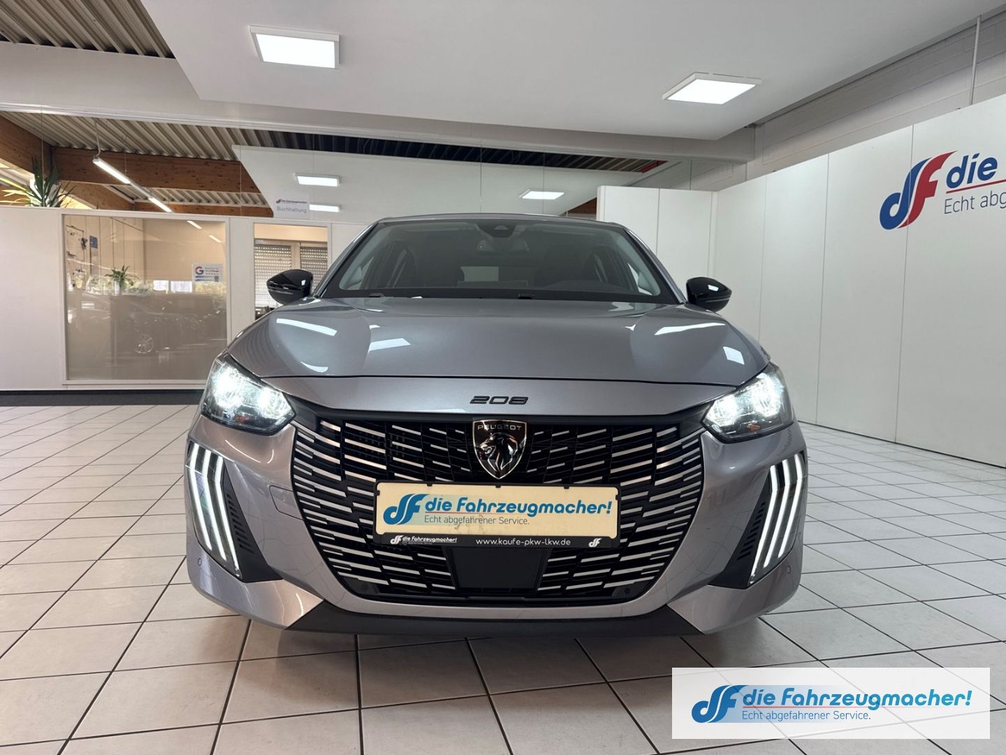 Fahrzeugabbildung Peugeot 208 Allure Navi Digitales Cockpit LED Apple CarP