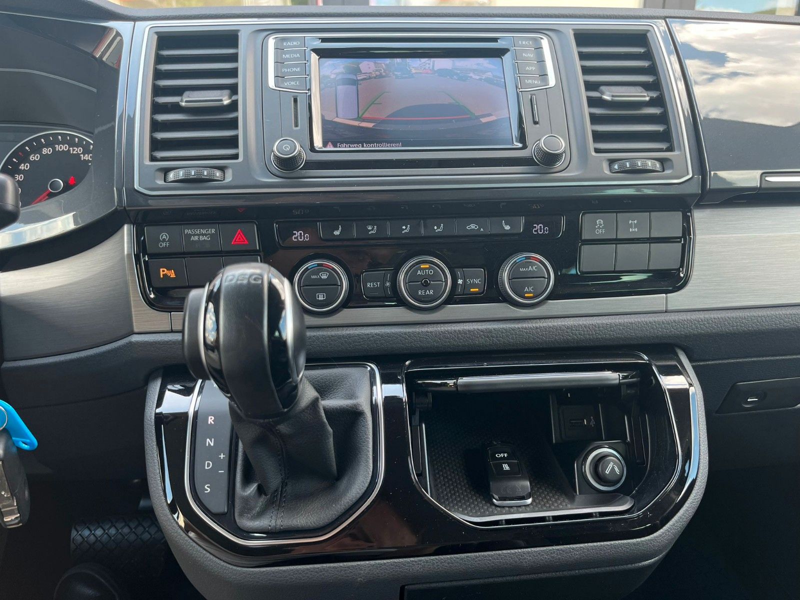 Fahrzeugabbildung Volkswagen T6 Multivan 2.0TDI 4Motion Comfortline*RFK*AHK*