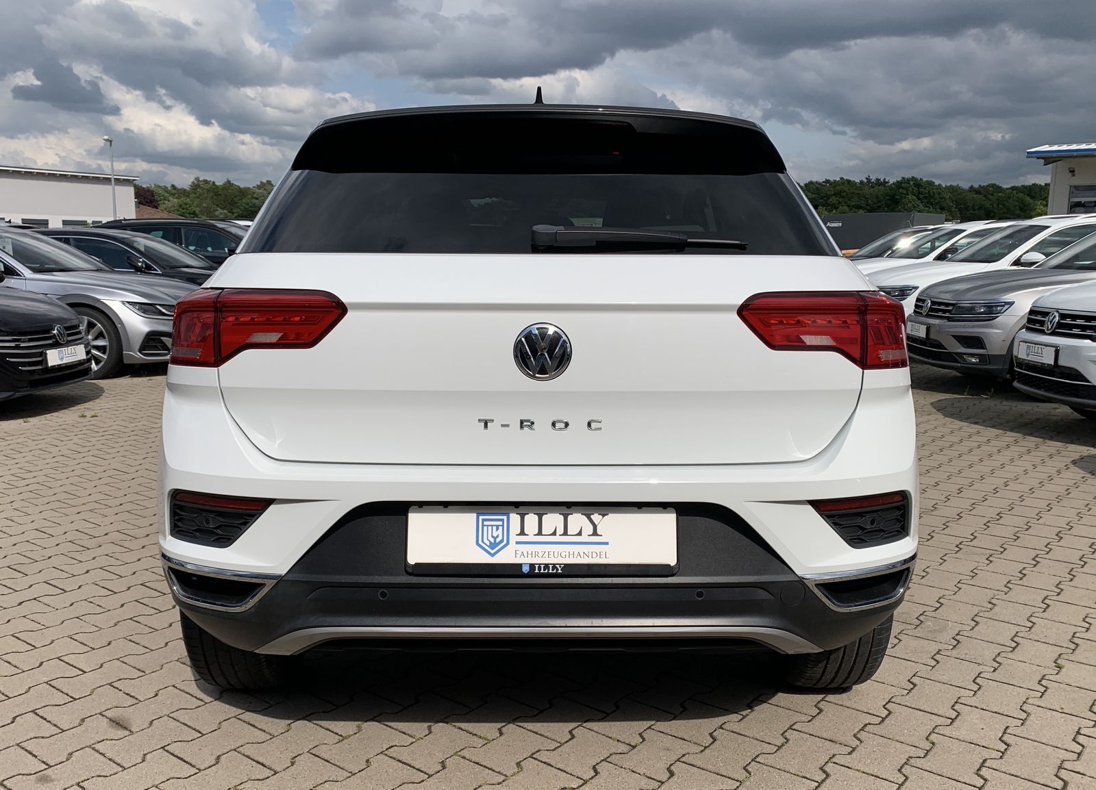 Fahrzeugabbildung Volkswagen T-Roc 2.0 TDI*Style*Leder*LED*STHZ*ACC*Side*Cam*