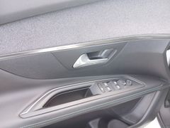 3008 Hybrid 225 Allure Pack 3008 Hybrid 225 Allure Pack