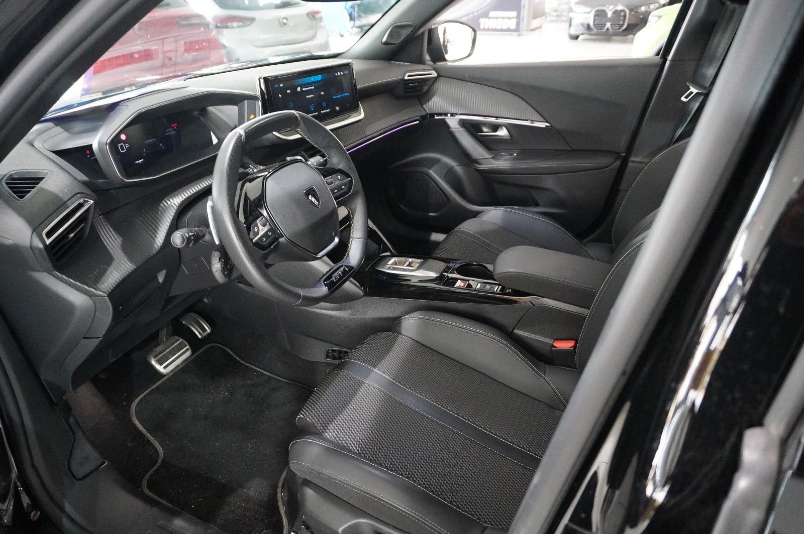 Fahrzeugabbildung Peugeot 2008 1.2 HYBRID GT E-DSC NAVI/LED/KAMERA/SPORT