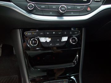 Bild 16 Opel Astra K Lim. 1.4T Dynamic PDC+Kam SHZ LHZ Navi