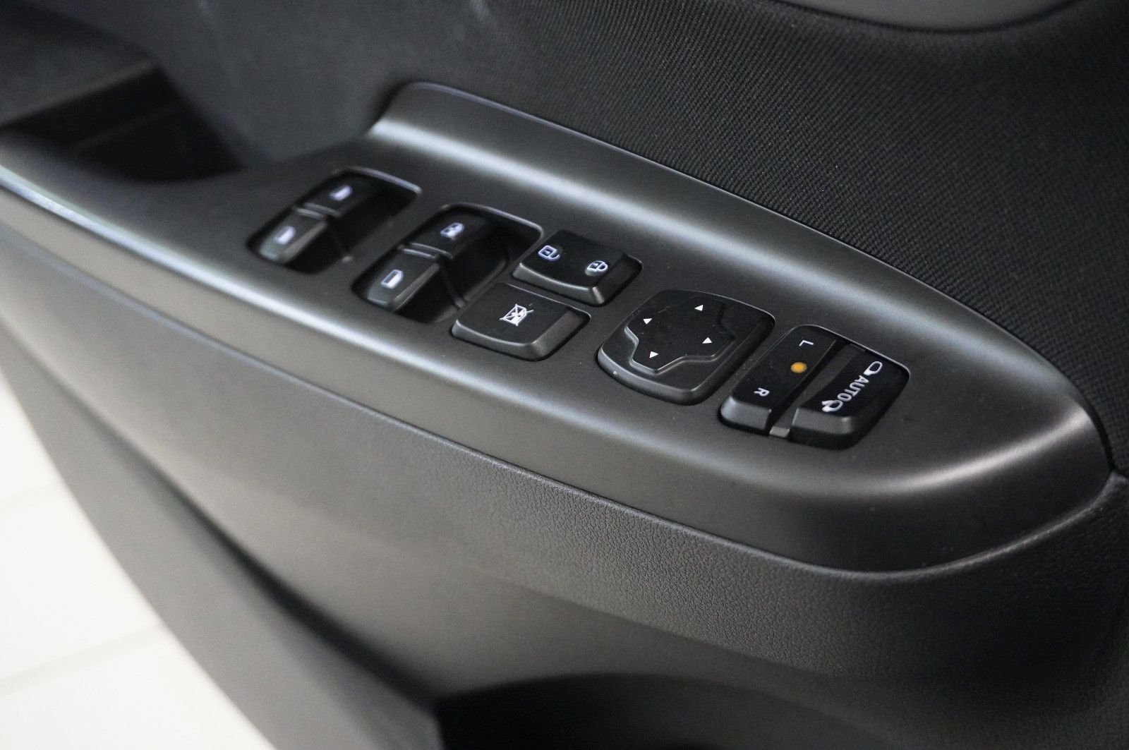 Fahrzeugabbildung Hyundai Kona 1.0 T-GDI STYLE DCT NAVI/LED/KAMERA/VIRTU.