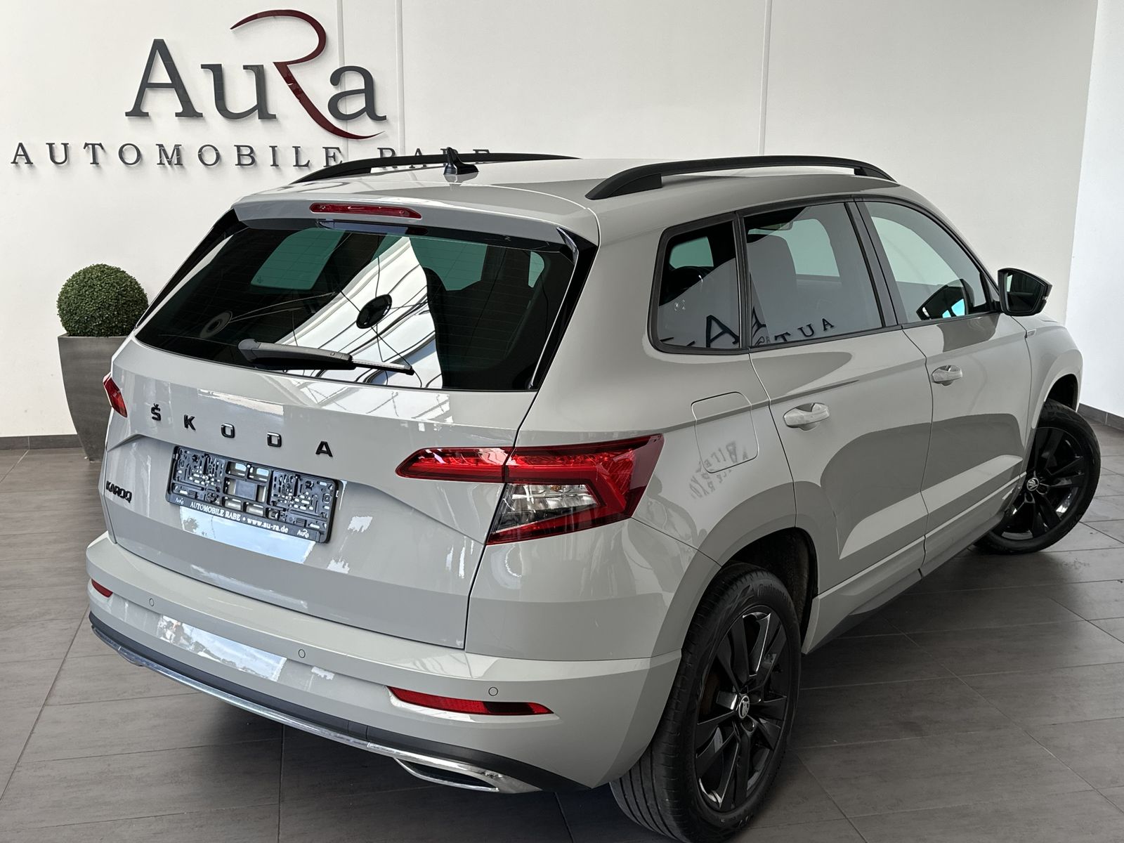 Fahrzeugabbildung SKODA Karoq 1.5 TSI Sportline NAV+LED+CARPLAY+TEMPOMAT