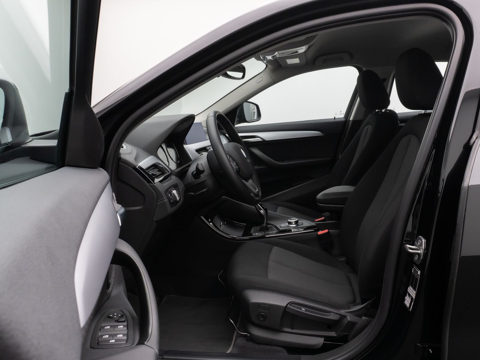 Fahrzeugabbildung BMW X2 sD18i Parkassistent DAB Navigation Lordos LED