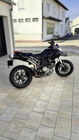 Ducati Hypermotard 796 - SUPER MOTO