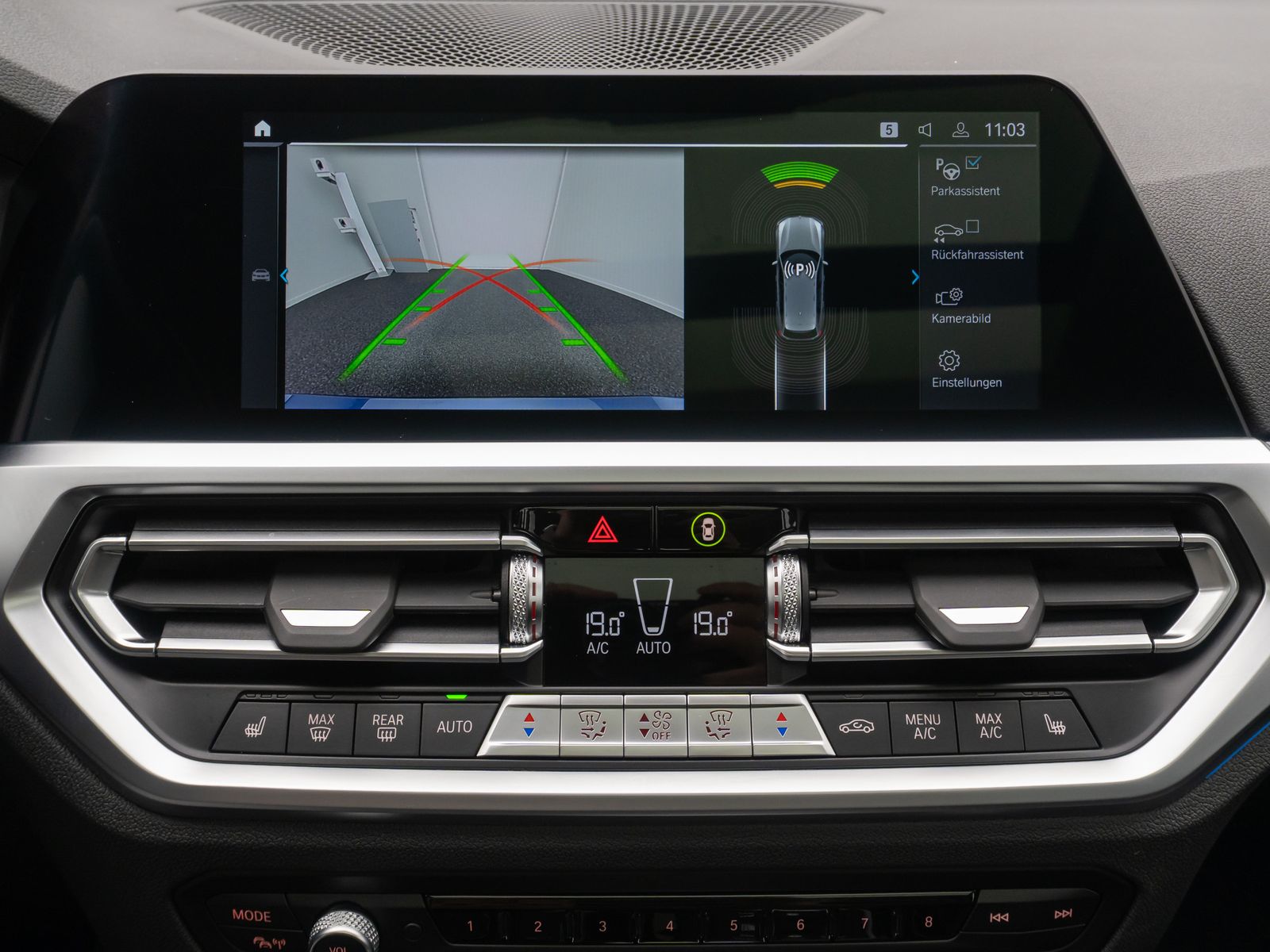 Fahrzeugabbildung BMW 330e xD Sport Line ACC Kamera DAB AHK Panorama