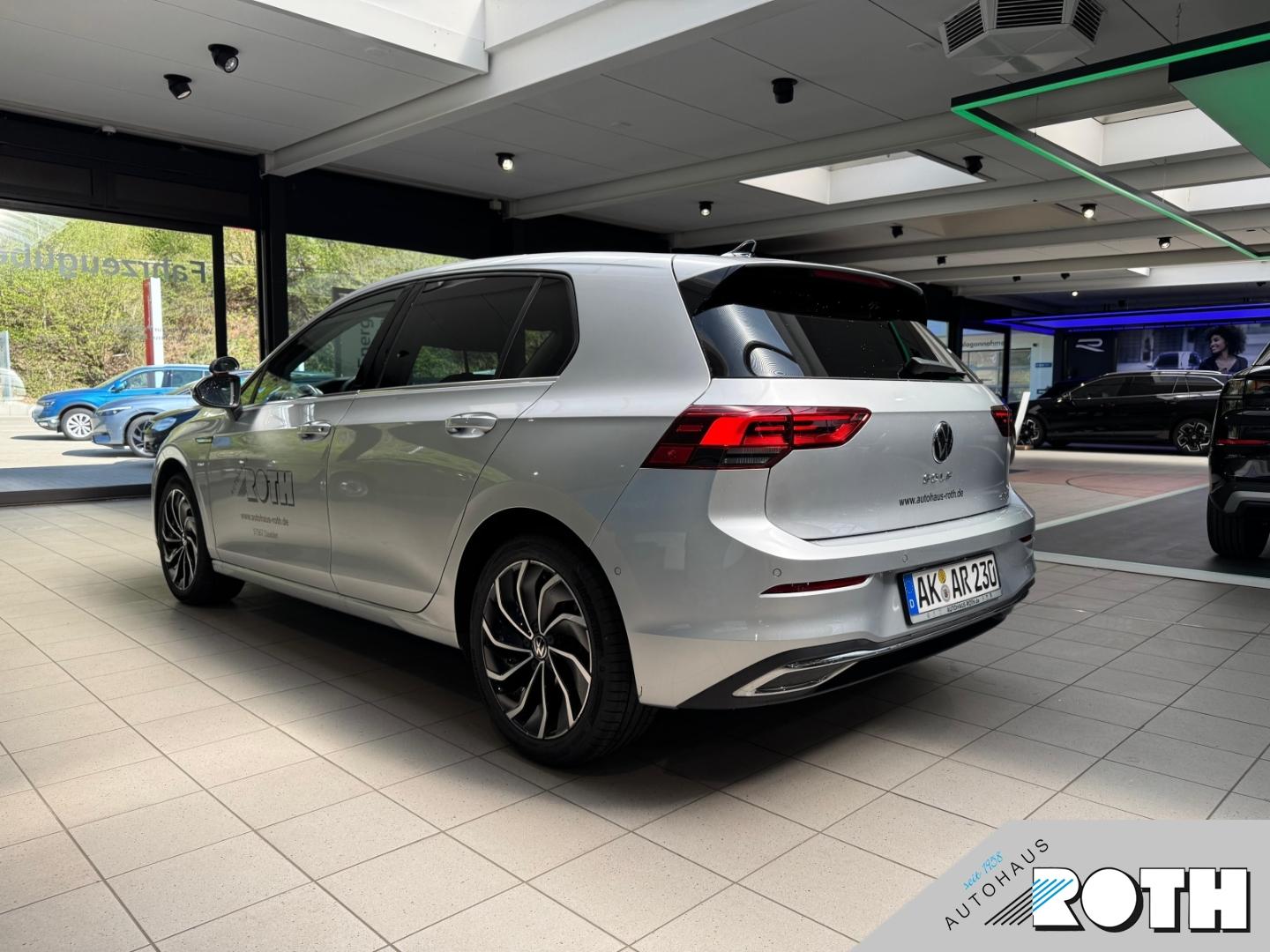 Volkswagen Golf Style 1.5 eTSI BUSINESS NAVI RFK ACC SHZ