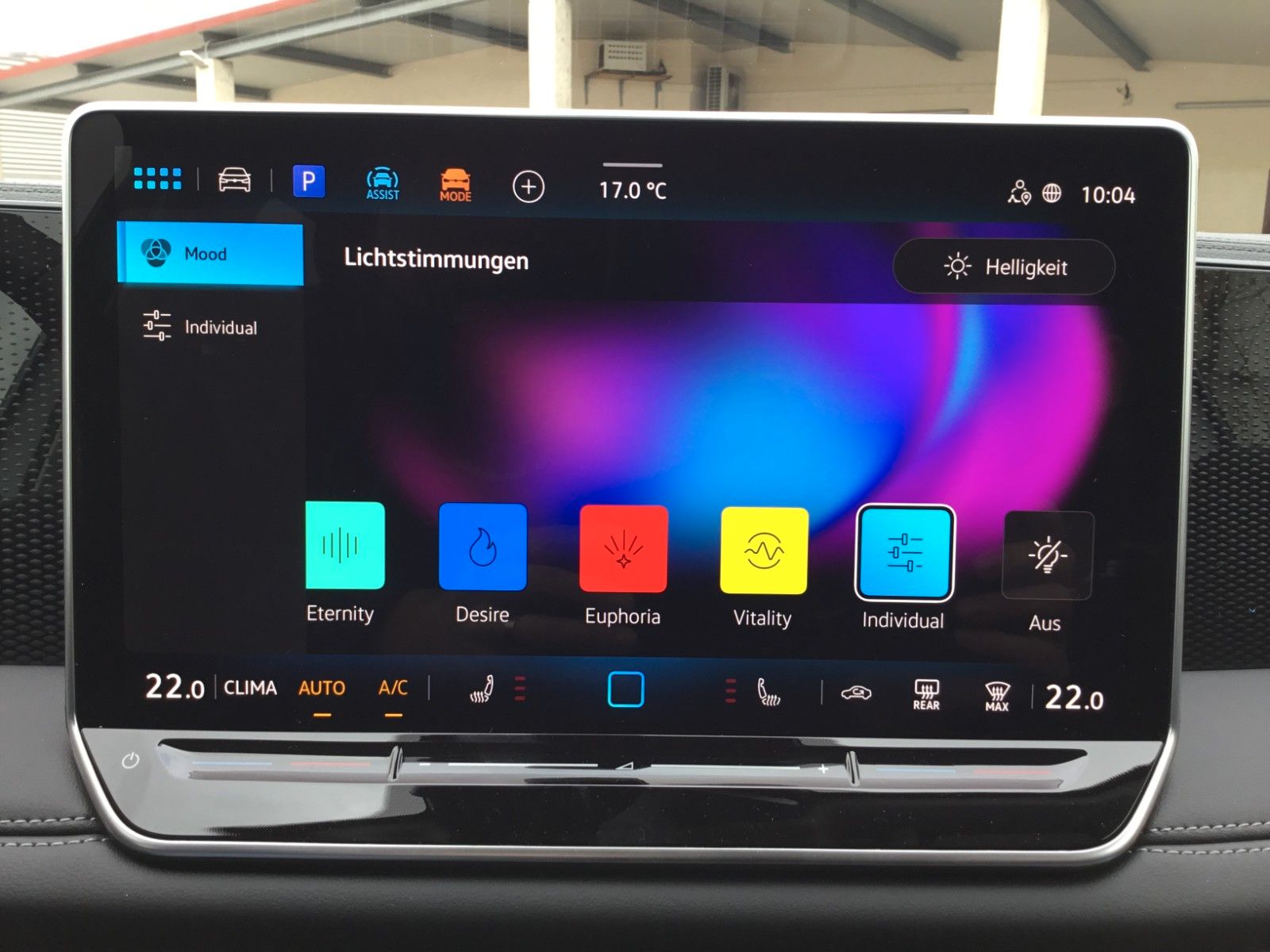 Fahrzeugabbildung Volkswagen Tiguan 1.5 eTSI DSG Life+AHK+LEDPlus+18"+Navi