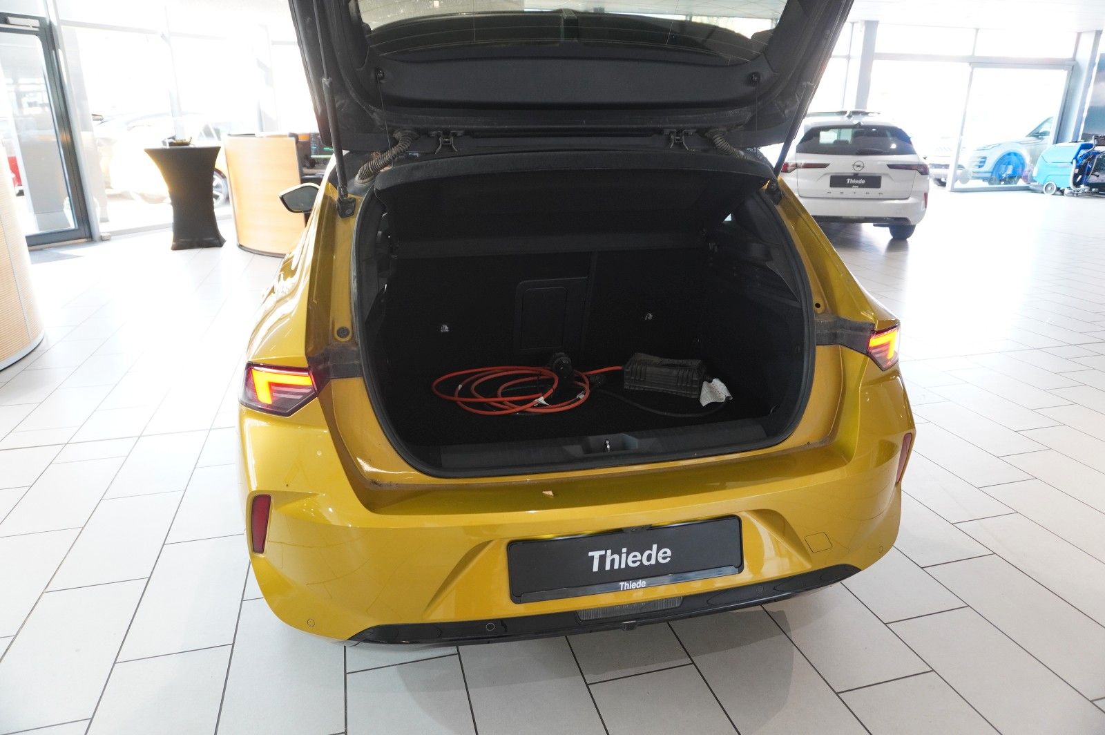 Fahrzeugabbildung Opel Astra L Lim. 1.6 HYBRID GS SPORT NAVI/360°/SPORT