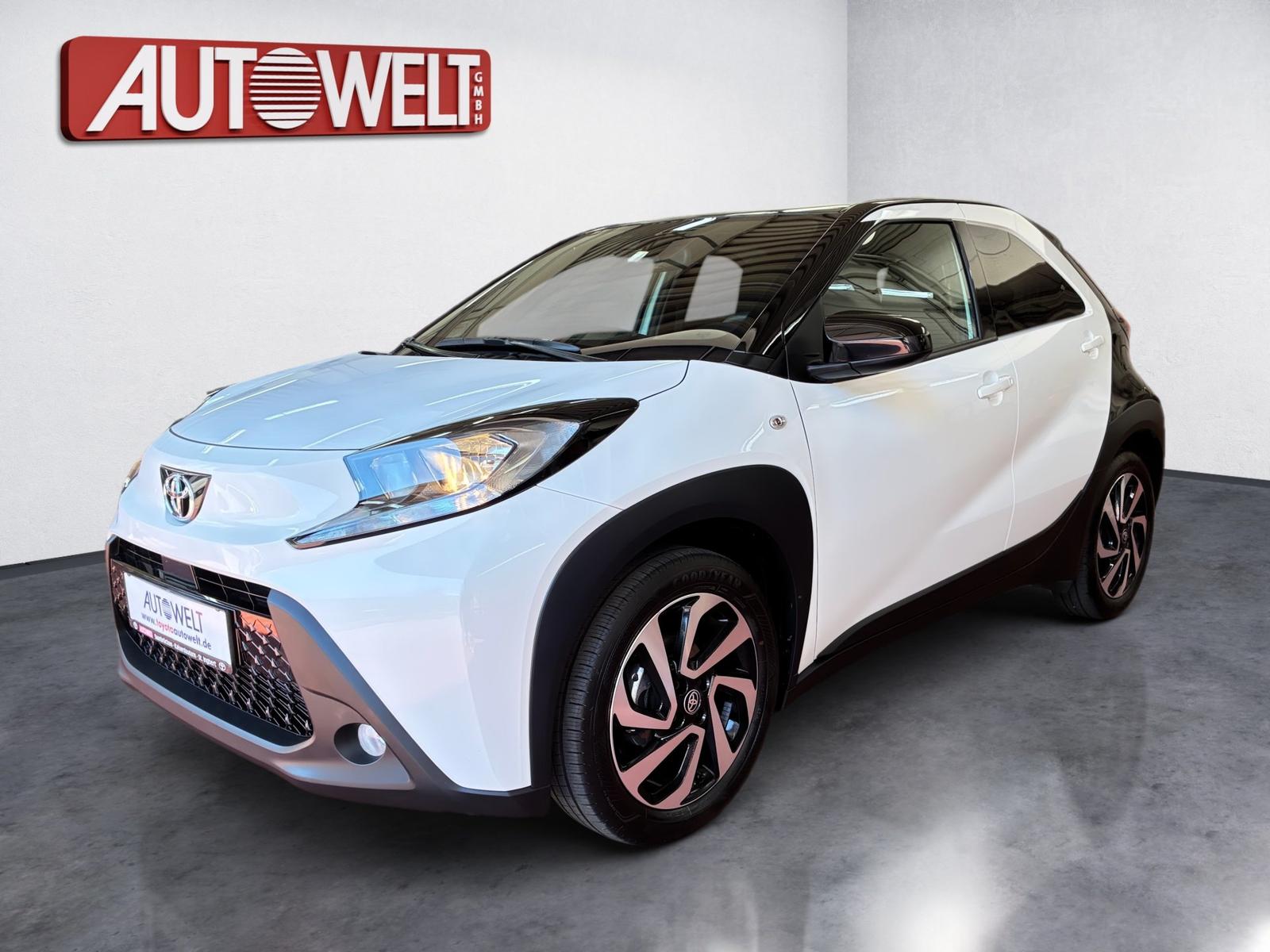 Toyota Aygo X 1.0 Black&White SHZ,Winterräder,ACC,PDC