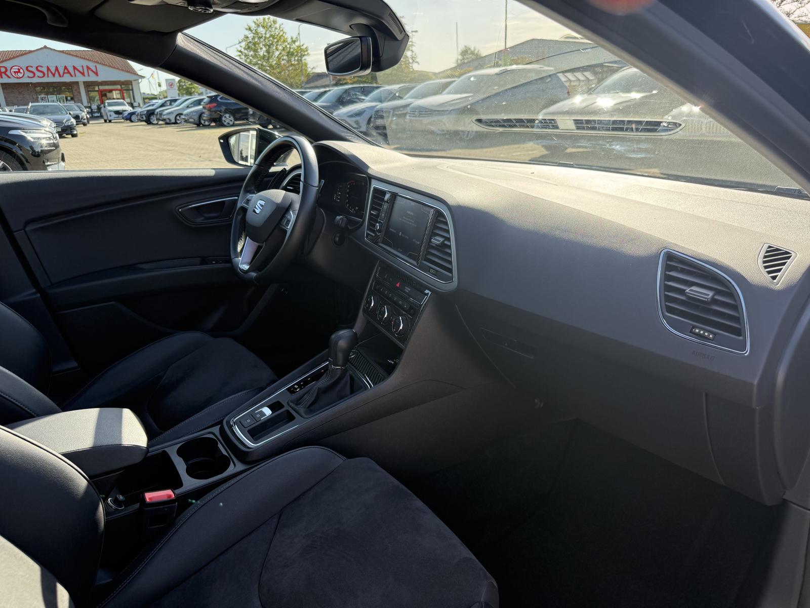 SEAT Leon Xcellencen,Virtual,Pano,R-Kamera,AHK,Beats, миниатюра 28