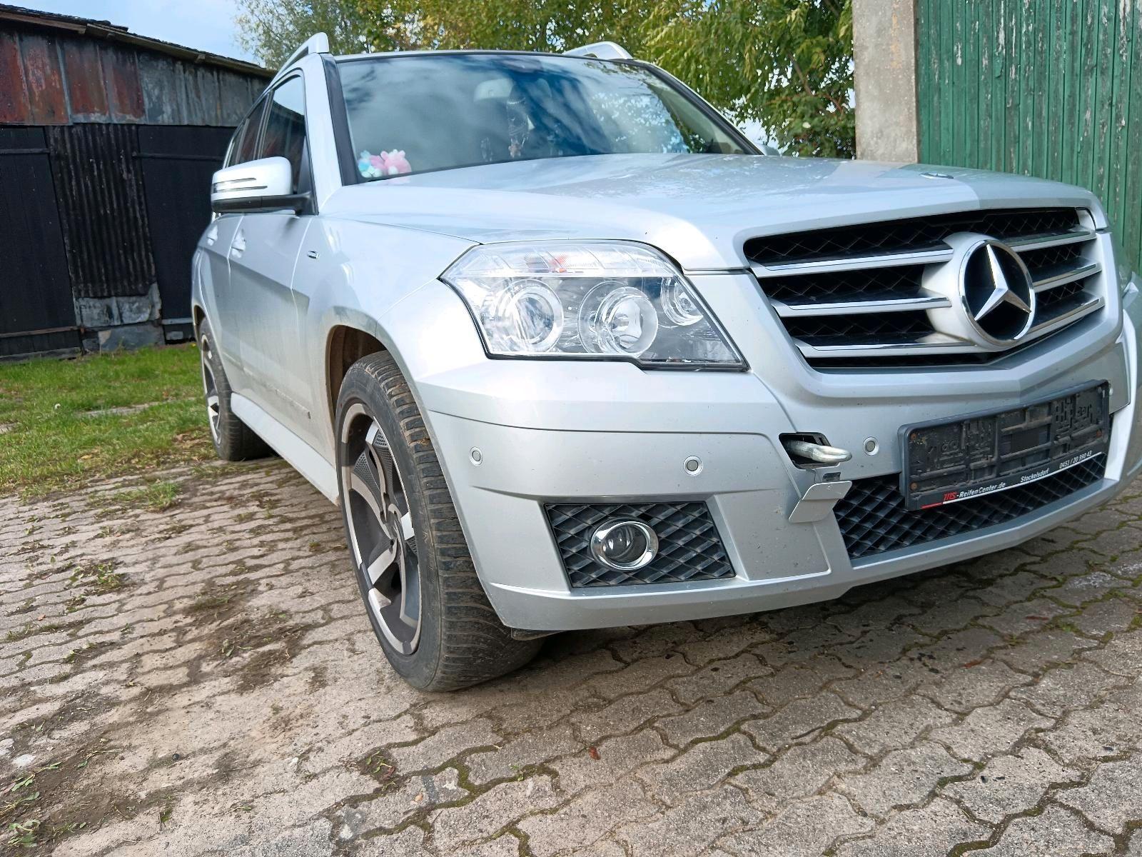 Mercedes-Benz GLK220 2009 — engine 170 HP (125kW)