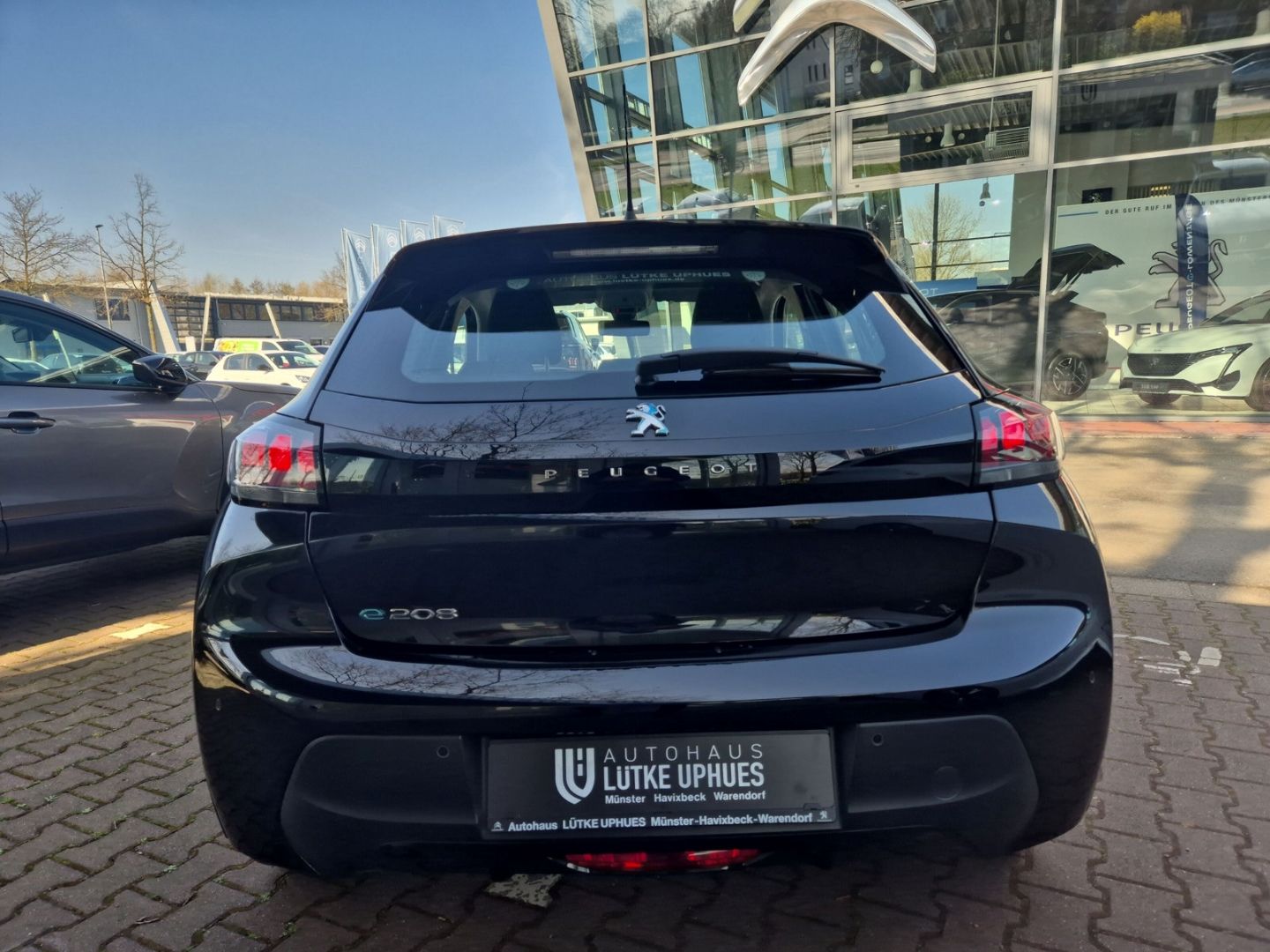 Fahrzeugabbildung Peugeot 208 e- Active Pack Elektro 136 CarPlay Klima