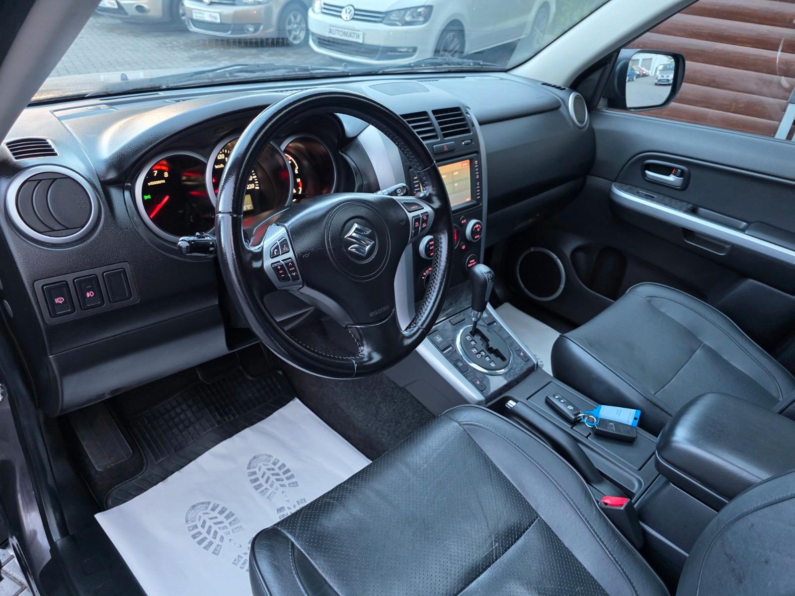 Suzuki Grand Vitara 2.4 VVT 169 ch 4x4 Club • Boîte auto • 5 portes • GPS • Attelage