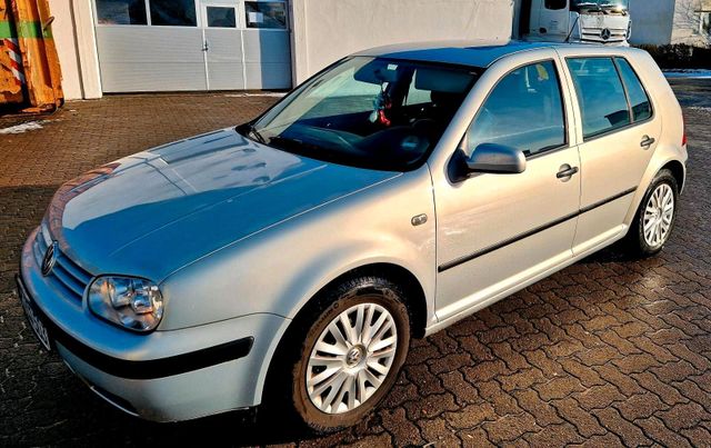 Volkswagen VW Golf 4. 1,4L,, TÜV,, VIELE NEUTEILE.. !!!!