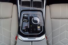 BMW 740 – 21 / 33