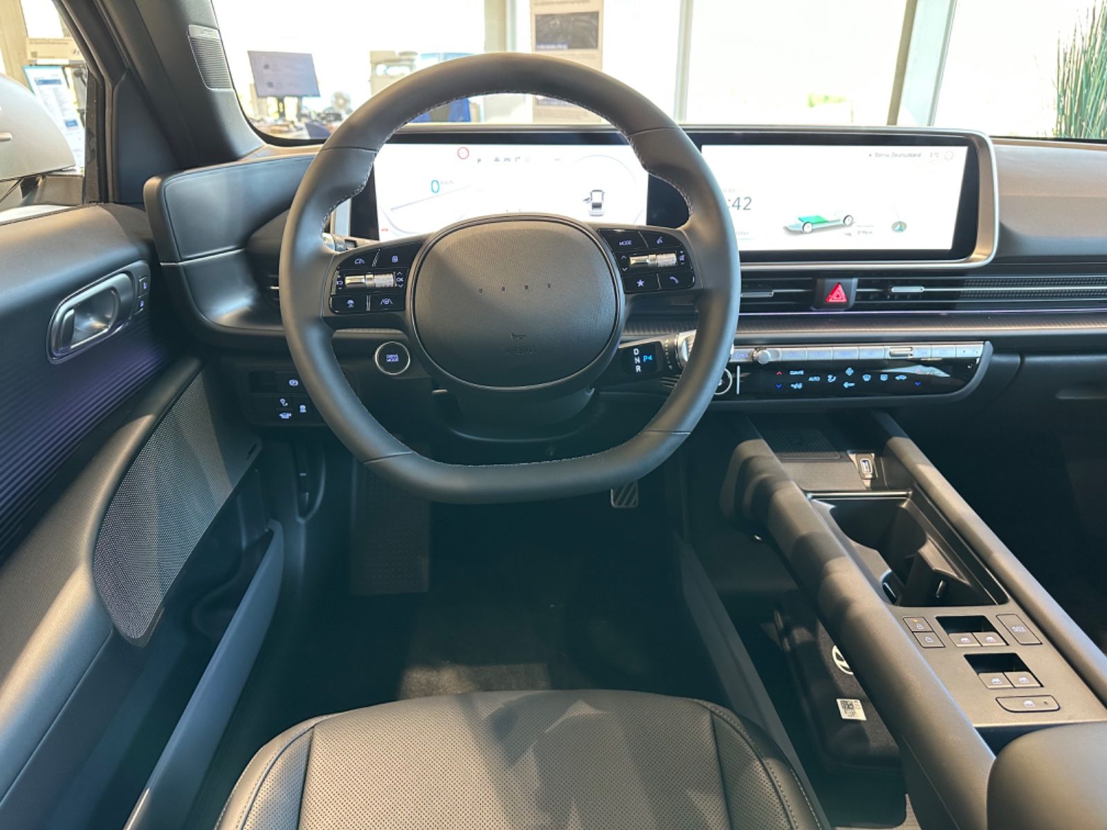 Fahrzeugabbildung Hyundai IONIQ 6 2WD 77,4 kWh 229 PS UNIQ-Paket