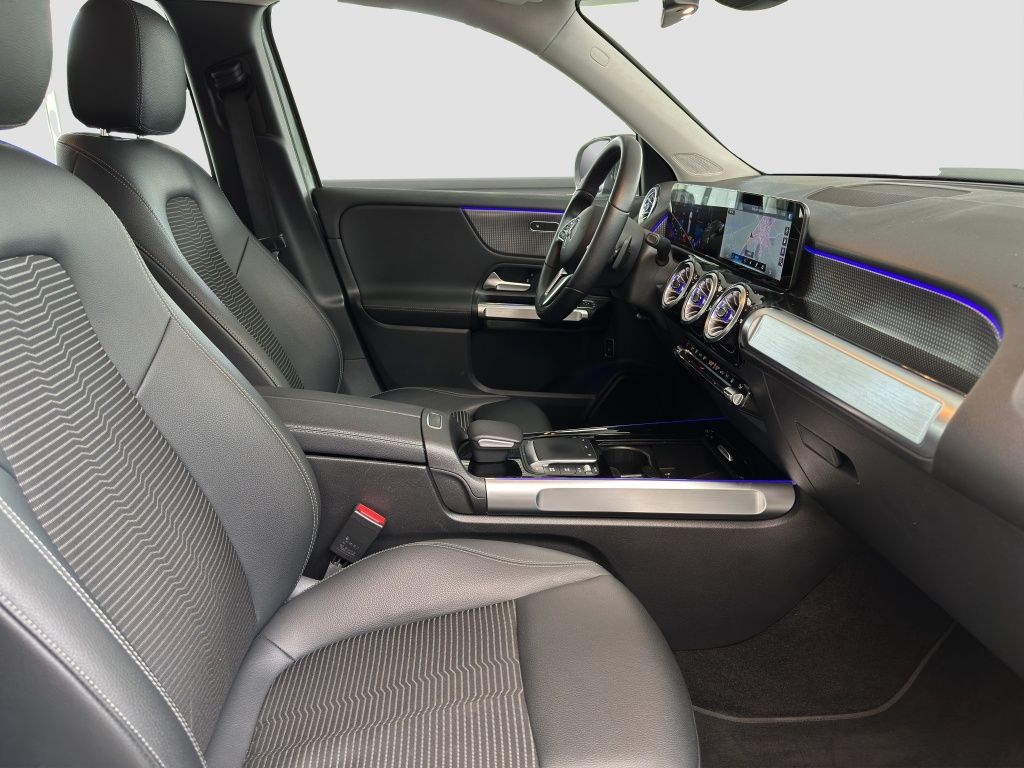 Fahrzeugabbildung Mercedes-Benz EQB 300 4MATIC Progressive*360 Grad*PDC*18 Zoll