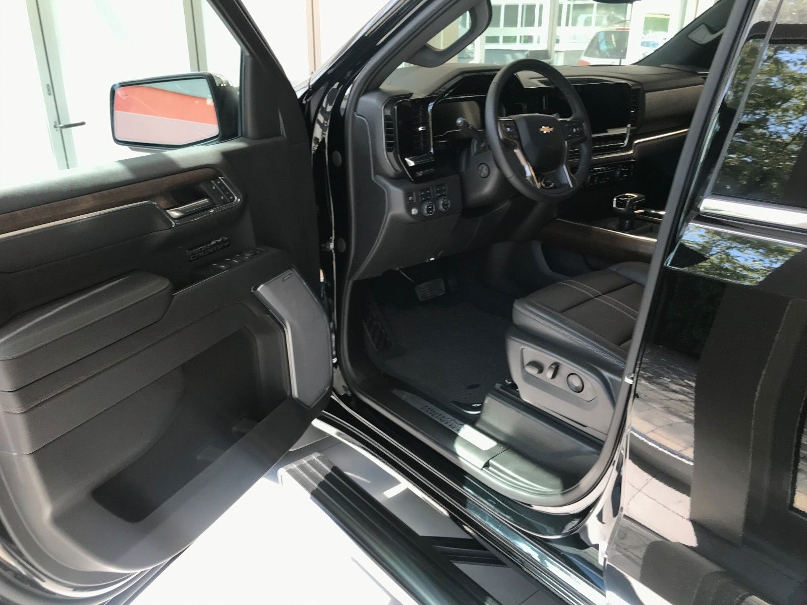 Fahrzeugabbildung Chevrolet Silverado 6.2 V8 High Country*Z71 *KlappeLPG