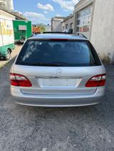 Mercedes-Benz E 500 T AVANTGARDE 7 Sitzer Automatik 7 Gang  - gebrauchte Mercedes-Benz E 500 aus dem Jahr 2005