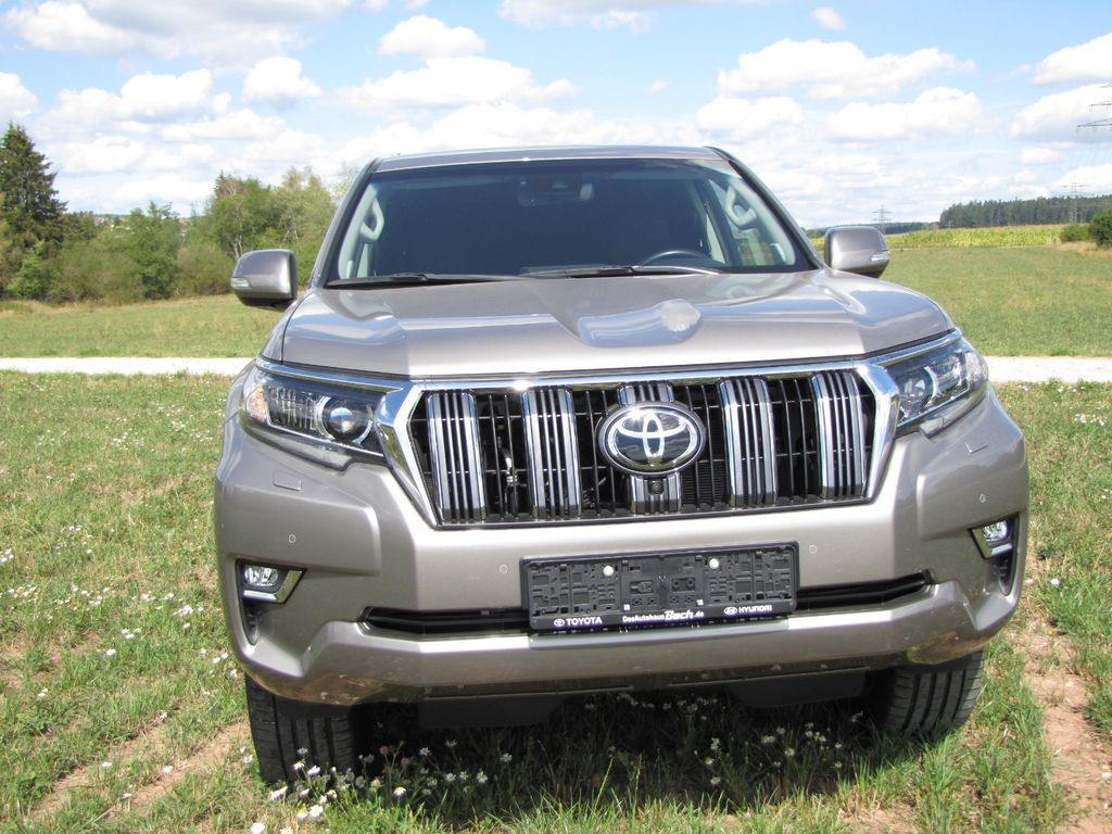 Image of Toyota Land Cruiser