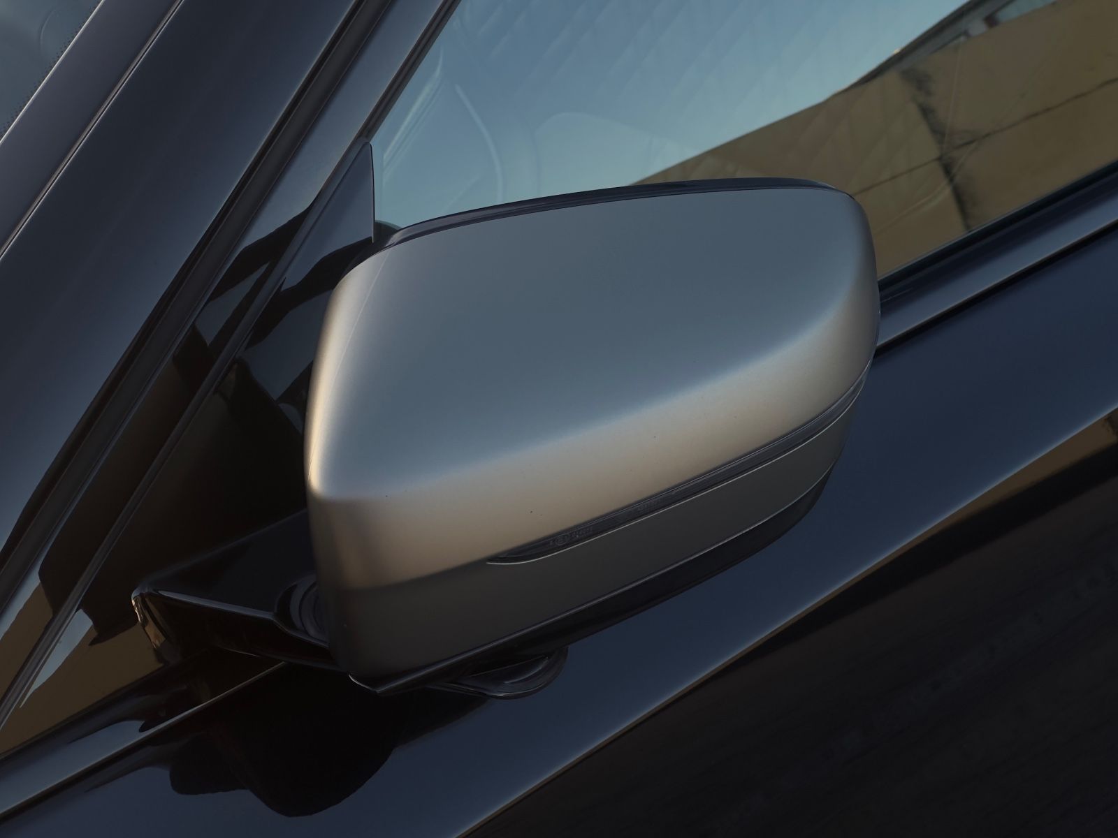 Fahrzeugabbildung BMW M550i xDr H&K 360° HUD Laser ACC SHD StdHz Nappa