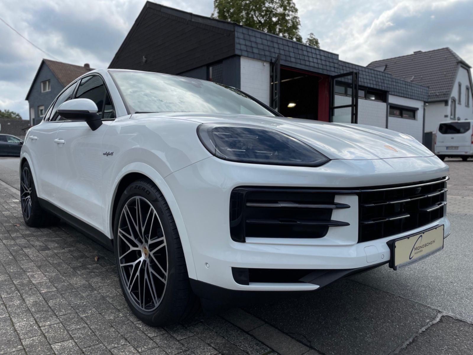 Fahrzeugabbildung Porsche Cayenne E-Hybrid Coupé |ACC|360°|PASM|3.Display