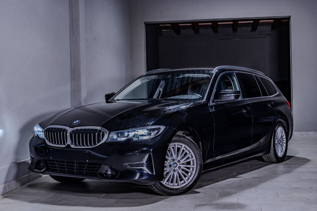 Image of BMW 320