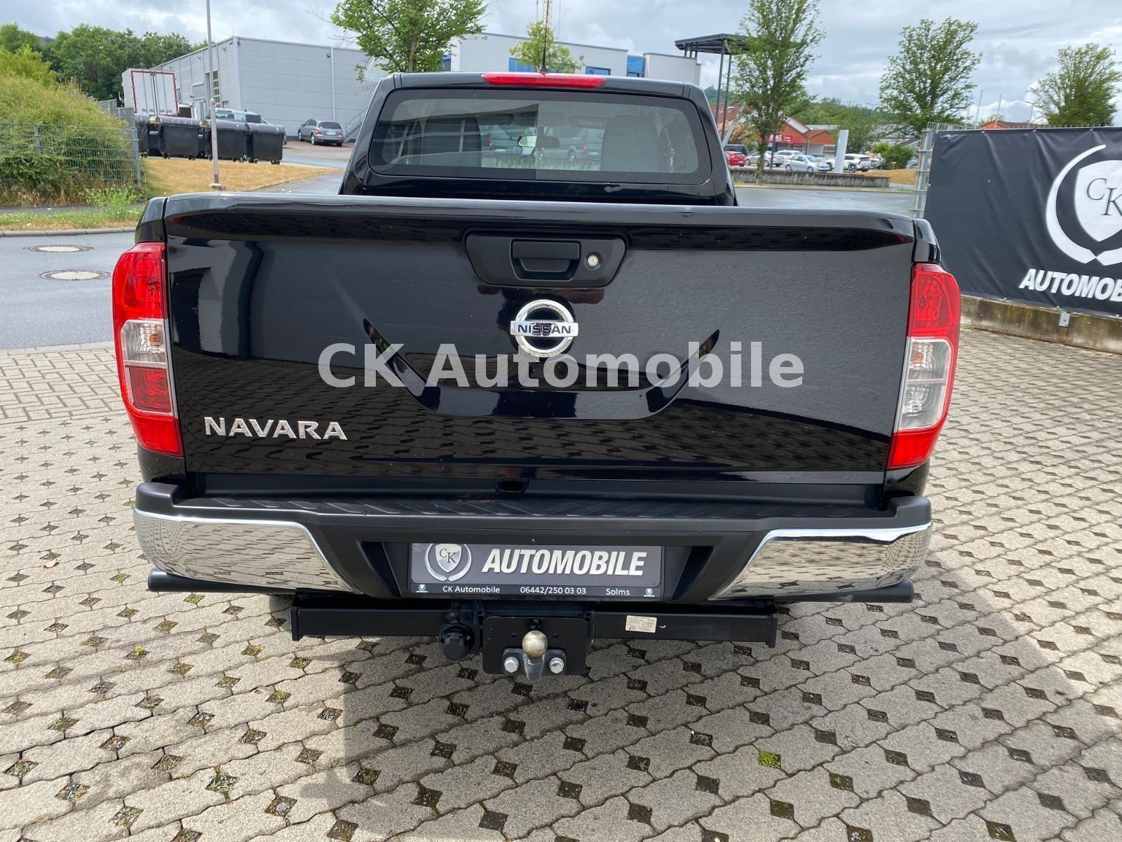 Fahrzeugabbildung Nissan Navara NP300 Acenta King Cab 4x4/AHK 3500 KG