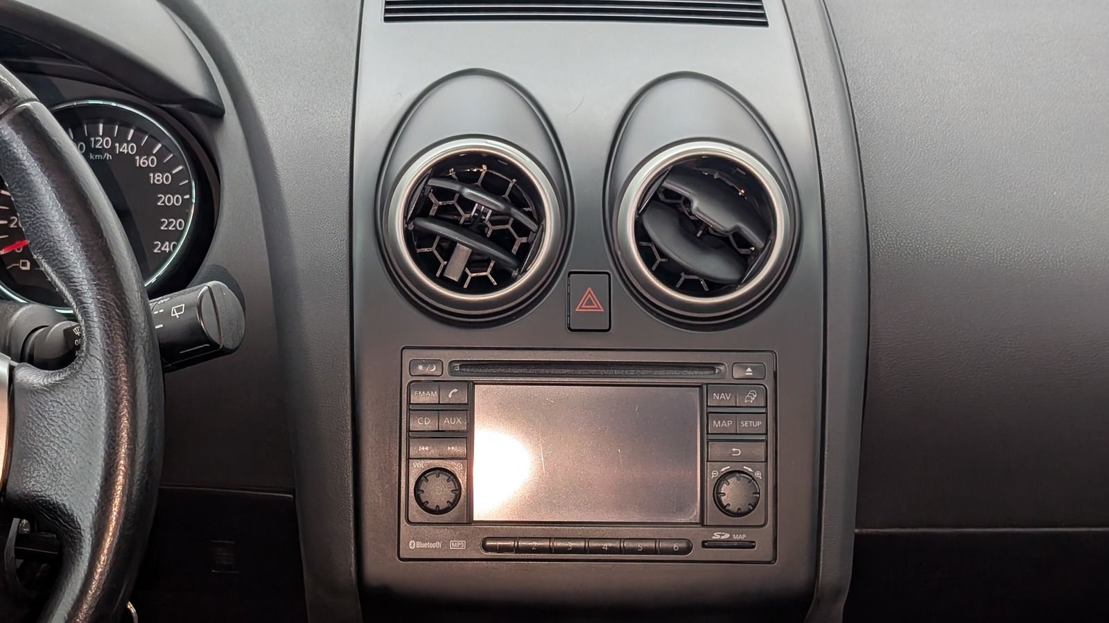 Fahrzeugabbildung Nissan Qashqai+2 2.0i 4x4 * AHK * Navi * Pano Acenta 7-