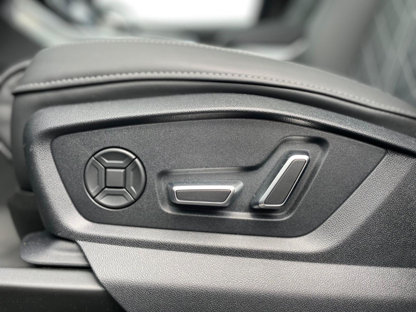 Fahrzeugabbildung Audi Q8 50 TDI Facelift |SLine|HUD|Softclose|23"|B&O|