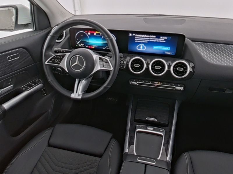 Fahrzeugabbildung Mercedes-Benz GLA 200 Progressive*Pano*STDHZG*Distro*360°*Totw