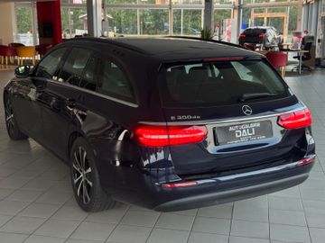 Mercedes E 300 - 2