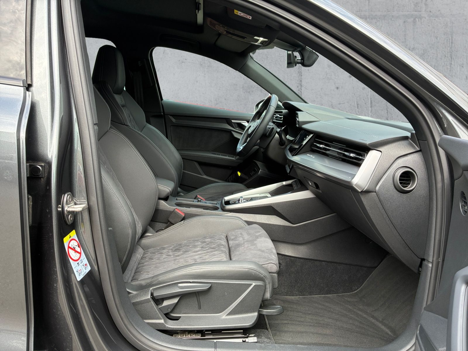Audi A3 Sportback 40 TDI QU S-LINE MATRIX PANO B&O 18 foto 13