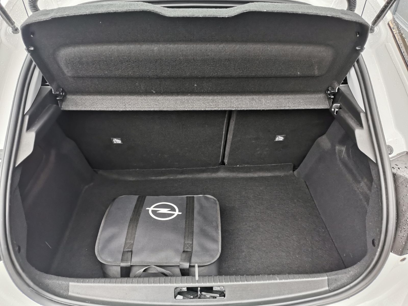 Fahrzeugabbildung Opel Corsa F elektro, Elegance