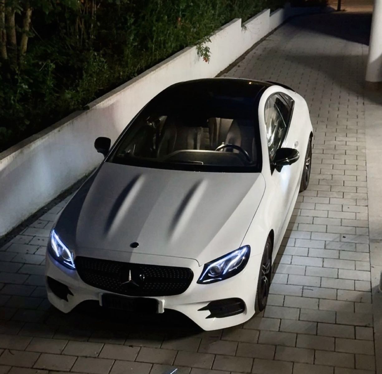 MERCEDES-BENZ E 220 d Autom. -