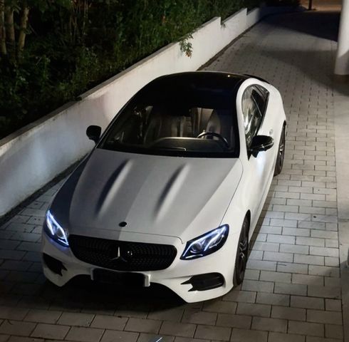 MERCEDES-BENZ E 220 d Autom. -