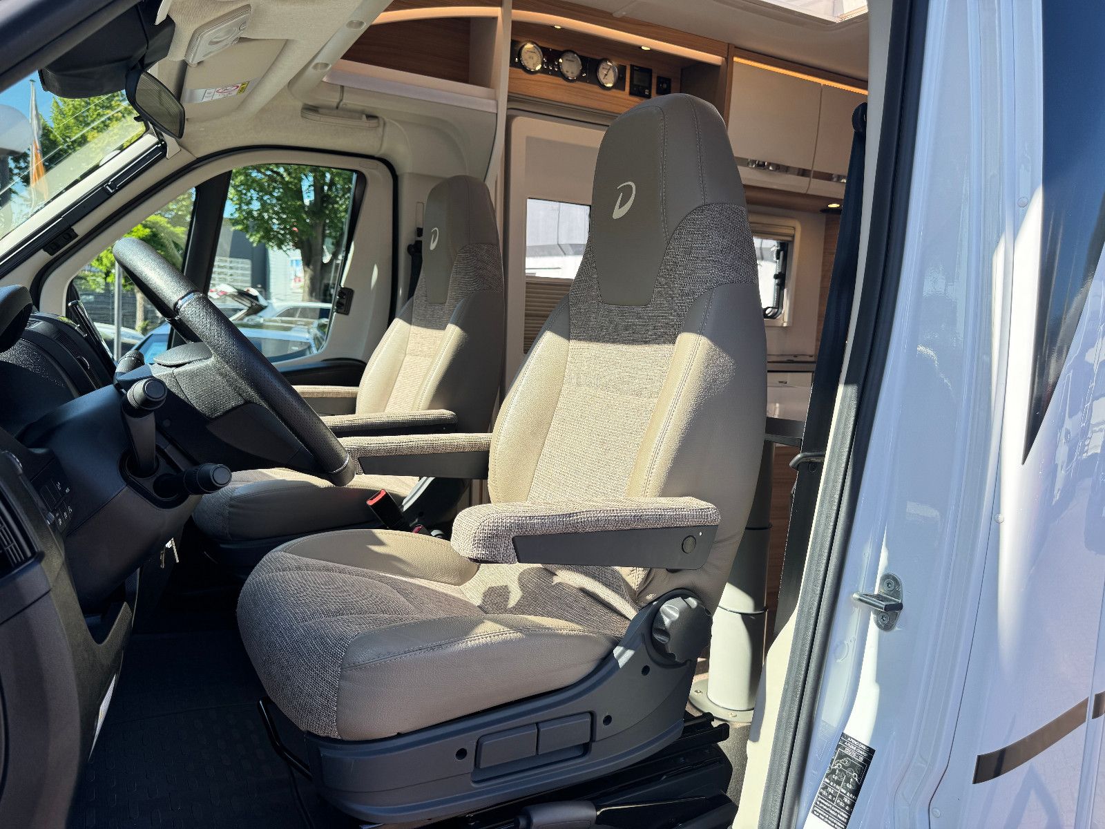 Fahrzeugabbildung Dethleffs GLOBEBUS T 006 FIAT 9G AUTOMATIK ACC NAVI TV SAT