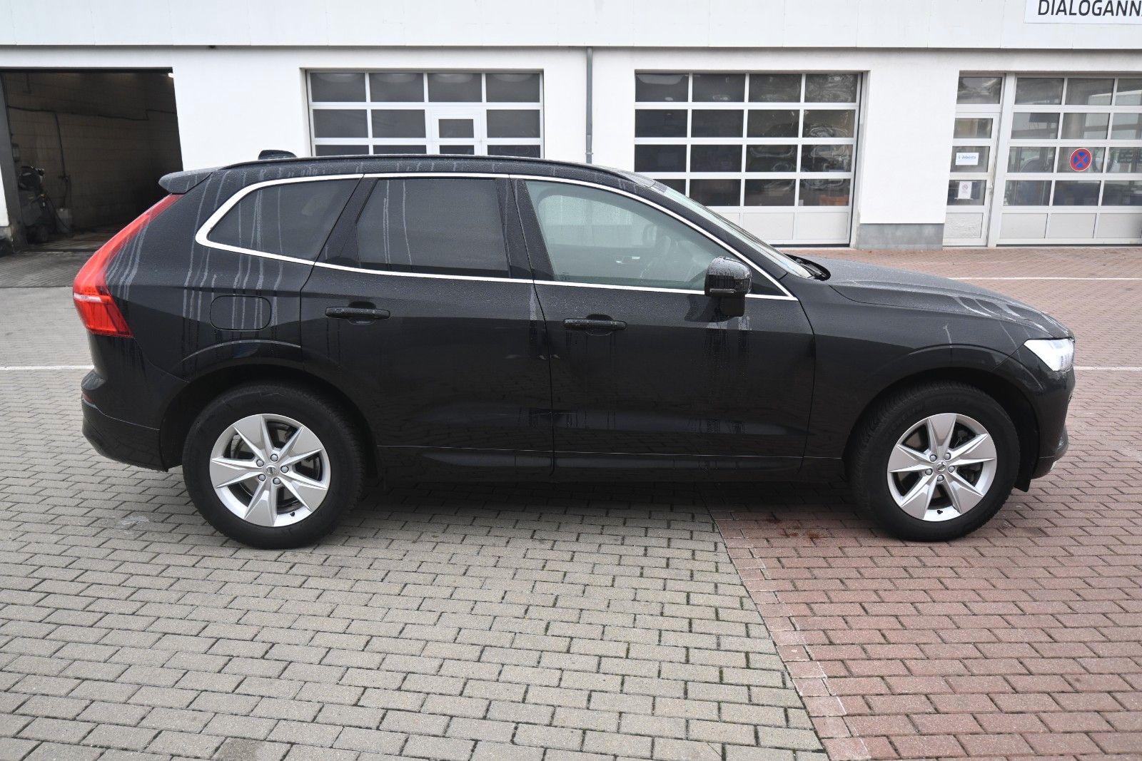 Fahrzeugabbildung Volvo XC60 B4 Benzin Core* LHZG*Allwetter*GoogleMaps*