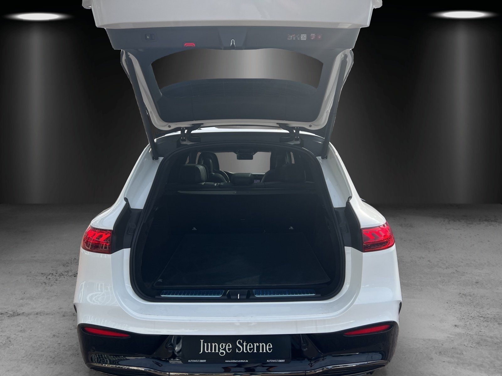 Fahrzeugabbildung Mercedes-Benz EQS 450 4M SUV AMG DISTRO Sitzkl HYPER HAL 360°
