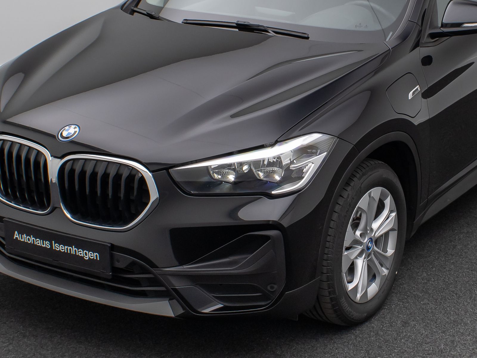 Fahrzeugabbildung BMW X1 xD25e DAB Navi ParkAssist Lordos Geschwindig
