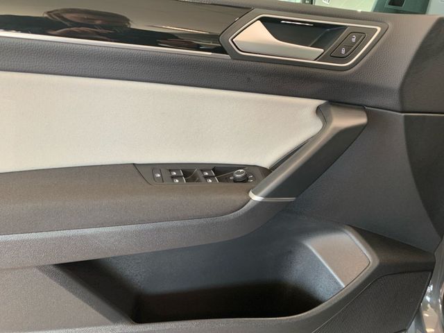 Touran 2.0 TDI HIGHLINE 7-SITZE LED+KAMERA+AHK