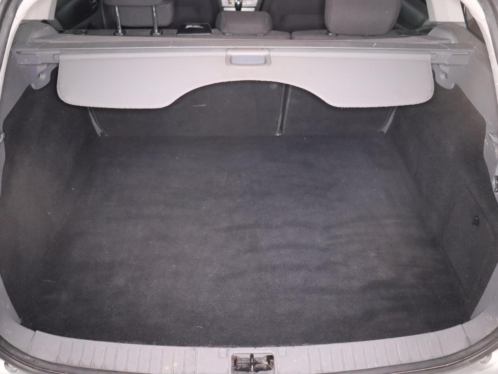 Ford Focus 2010 — photo 20